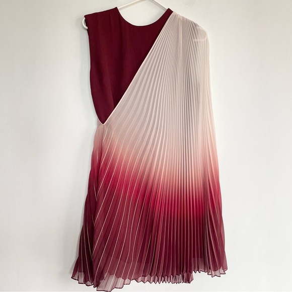 NWT Giada Made in Italy Pleated Mini Dress Red Ombré  Maroon Size 40 - Picture 1 of 11